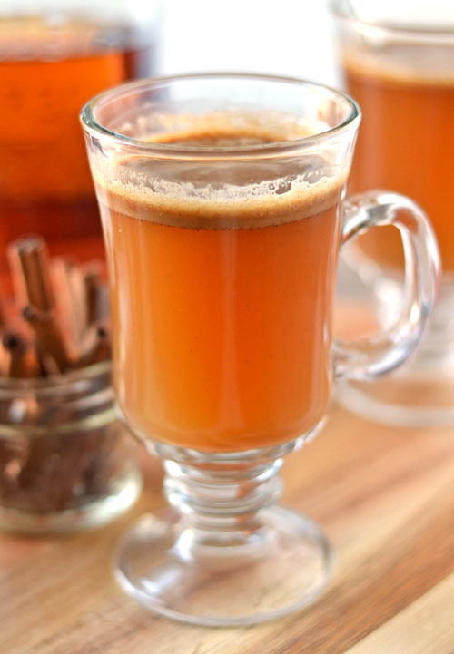 Hot buttered bourbon cocktail recipe for Thanksgiving dinner